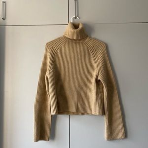 H&M Tan turtleneck sweater size us XS